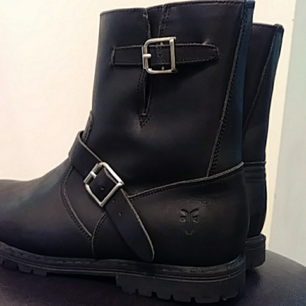 Frye Engineer Boot 8R - Picture 5 of 6